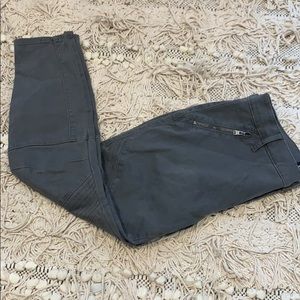 Gray mid rise ankle jeggings size 6s